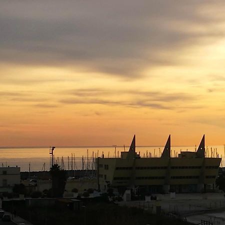 Grande, Vista Mare A 2 Passi Dalla Spiaggia リド・ディ・オスティア エクステリア 写真